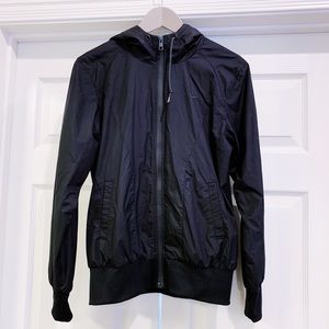 Nike Waterproof/Windproof Hooded Running Jacket